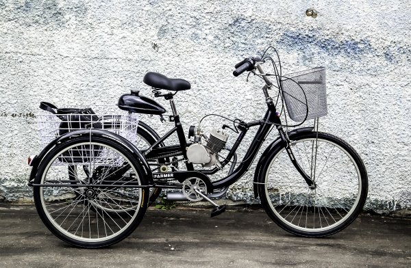 Трёхколёсный велосипед с мотором